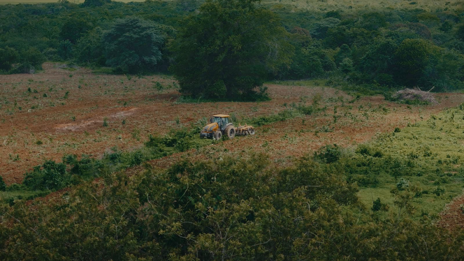 Vista aérea ampla da Fazenda Curral Velho, do filme para a Nossa Valtra.